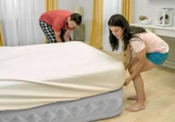 Intex Supreme Air Flow Luchtbed - Queensize - Ingebouwde Elektrische Pomp -Bo-Camp Winkel 1320 1900 64490 inuse1 2020 300