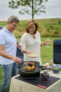 NomadiQ Draagbare Gasbarbecue - Zwart -Bo-Camp Winkel 1900 1267 mvd0748 1