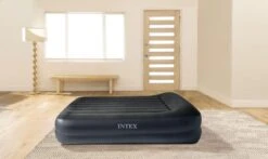 Intex Pillow Rest Raised Luchtbed - Queensize - Ingebouwde Elektrische Pomp -Bo-Camp Winkel 899 1514 64124 2