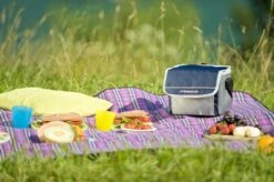 Campingaz Fold 'N Cool Koeltas - 5 Liter 9 Campingaz Fold 'N Cool Koeltas - 5 Liter -Bo-Camp Winkel 900 1353 cooler fold n cool 5l dark blue 2000011722 lifestyle 3