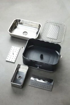 Barbecook Carlo Houtskool Tafelbarbecue - Grijs 14 Barbecook Carlo Houtskool Tafelbarbecue - Grijs -Bo-Camp Winkel 900 600 bc cha 1015 sf 06 hr