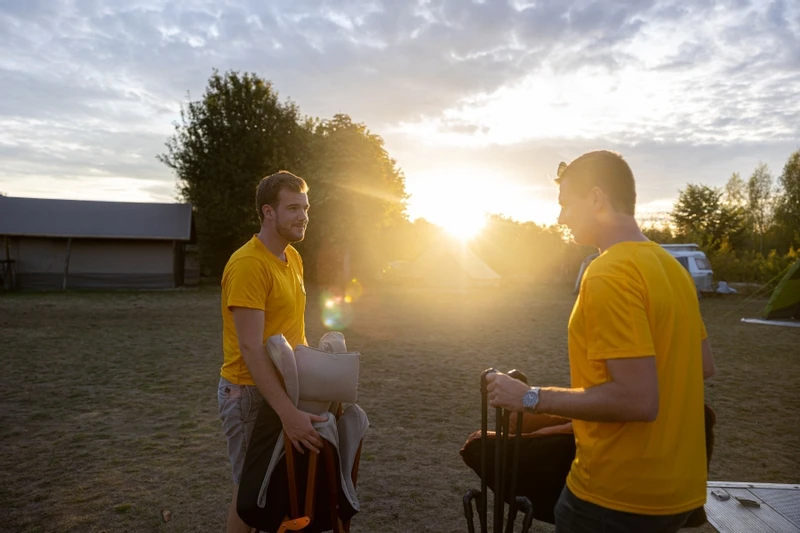 Easy Camp Galaxy 400 Steel Blue Tunneltent - 4 Personen 7 Easy Camp Galaxy 400 Steel Blue Tunneltent - 4 Personen - Afbeelding 5